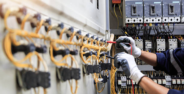 Professional Electrician technician working in Clarksville, TX